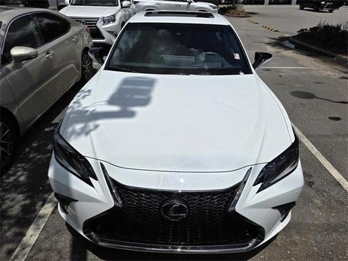 2022 Lexus ES 300h F SPORT