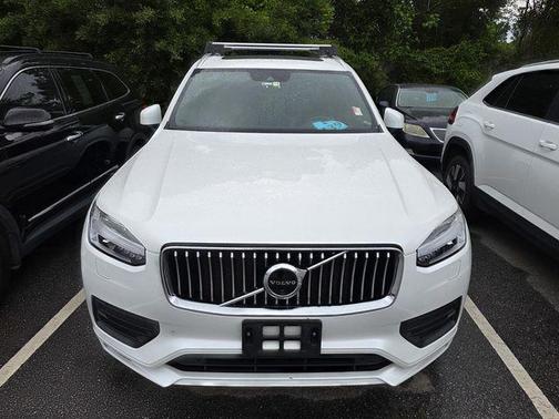 Crystal White Metallic 2020 Volvo XC90 T6 Momentum