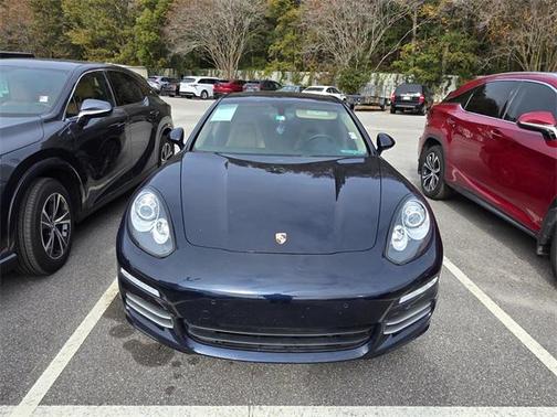 2016 Porsche Panamera 4 Edition