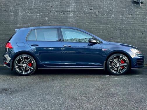 2016 Volkswagen Golf GTI 2.0T Autobahn w/Performance Package 4-Door