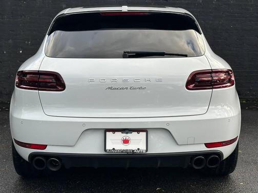 2016 Porsche Macan Turbo