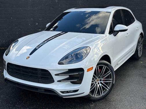 2016 Porsche Macan Turbo