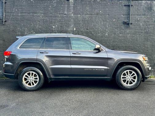 Granite Crystal Metallic Clearcoat 2018 Jeep Grand Cherokee Laredo E