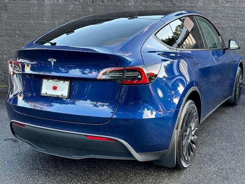 2023 Tesla Model Y Long Range AWD 4dr Crossover