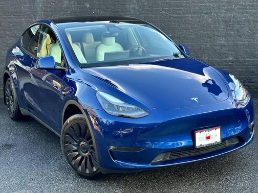 2023 Tesla Model Y Long Range AWD 4dr Crossover