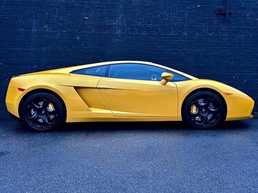 2005 Lamborghini Gallardo Base AWD 2dr Coupe