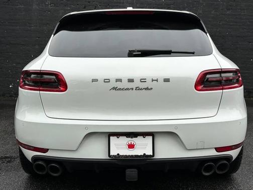 2016 Porsche Macan Turbo