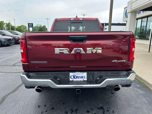 Delmonico Red Pearlcoat 2025 RAM 1500 Big Horn/Lone Star