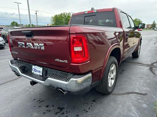 Delmonico Red Pearlcoat 2025 RAM 1500 Big Horn/Lone Star