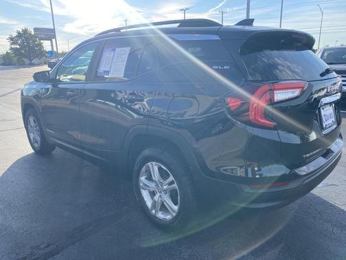 2022 GMC Terrain SLE
