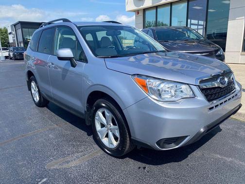 Ice Silver Metallic 2016 Subaru Forester 2.5i Premium