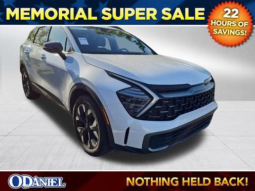 Glacial White Pearl 2024 Kia Sportage X-Line