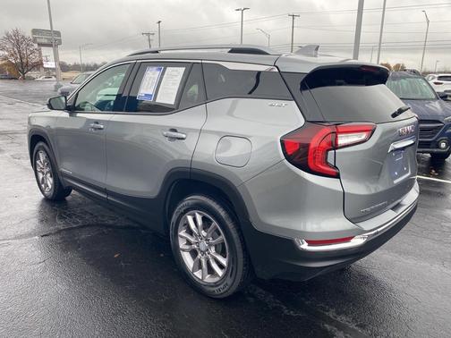 2024 GMC Terrain SLT