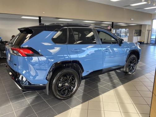 2025 Toyota RAV4 Hybrid SE