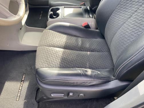 2011 Toyota Sienna SE