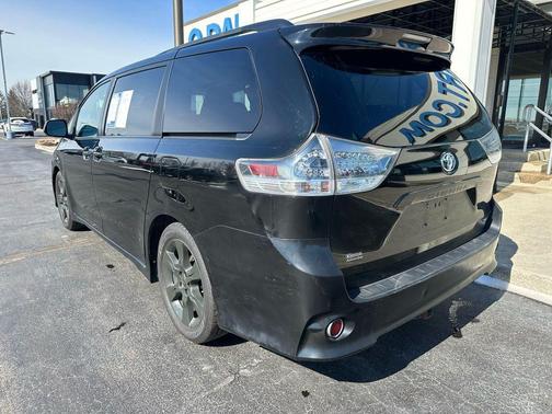 2011 Toyota Sienna SE