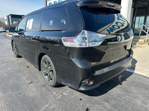 2011 Toyota Sienna SE