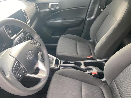 2022 Hyundai VENUE SE