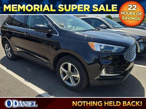 Black Metallic 2024 Ford Edge SEL