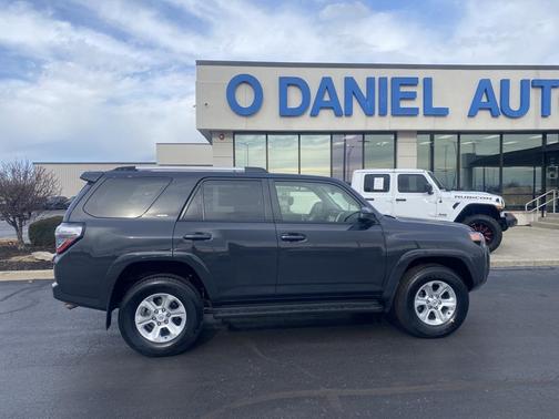 2024 Toyota 4Runner SR5