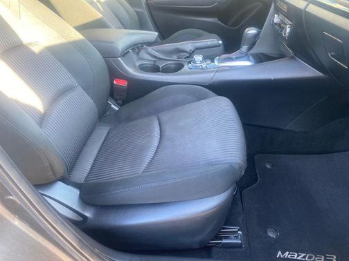 2016 Mazda Mazda3 i Touring