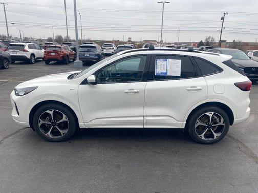 2023 Ford Escape ST-Line Select