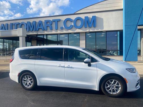 2023 Chrysler Pacifica Touring L