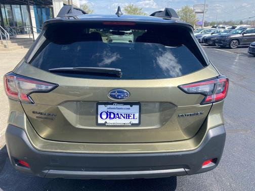 Autumn Green Metallic 2025 Subaru Outback Onyx Edition