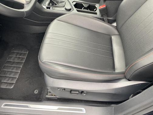 2024 Volkswagen Tiguan 2.0T Wolfsburg Edition