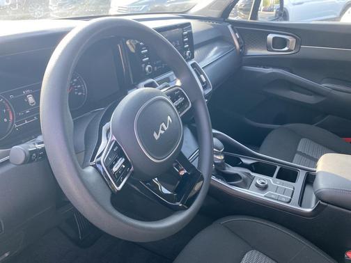 2022 Kia Sorento LX