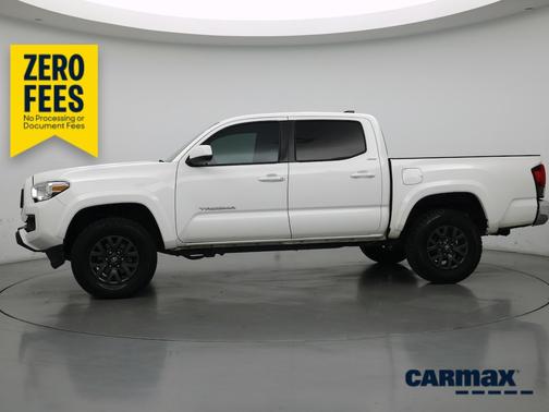 White 2023 Toyota Tacoma SR5