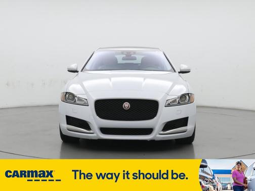2016 Jaguar XF Premium