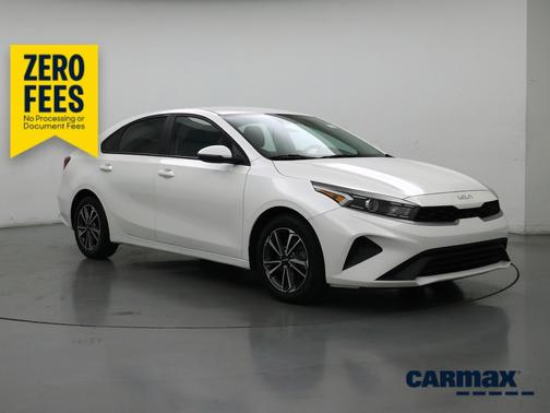 White 2023 Kia Forte LX
