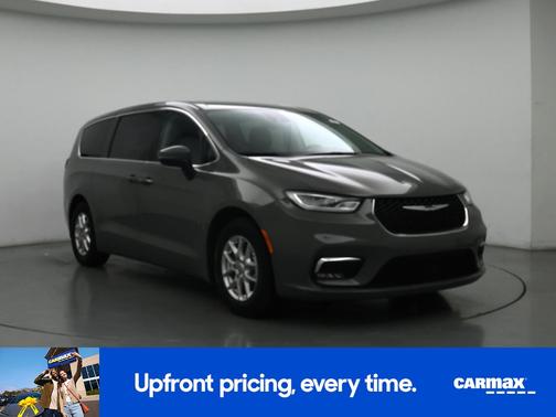 Gray 2023 Chrysler Pacifica Touring L