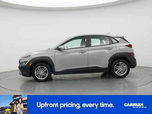 Gray 2022 Hyundai KONA SE