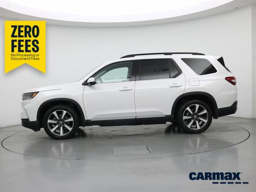 White 2025 Honda Pilot Elite