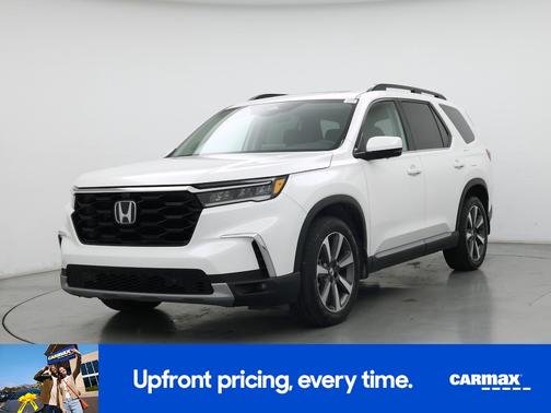 White 2025 Honda Pilot Elite