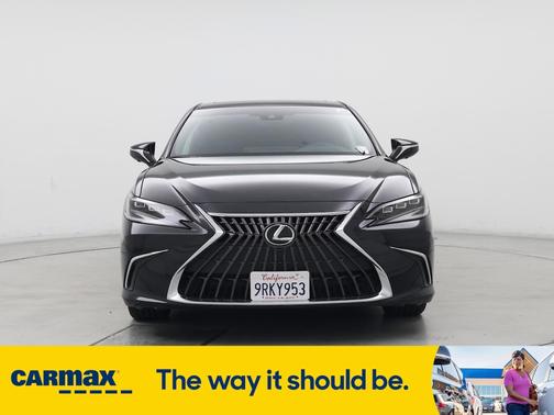 2025 Lexus ES 300h Luxury