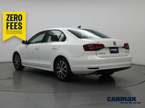 White 2018 Volkswagen Jetta SE