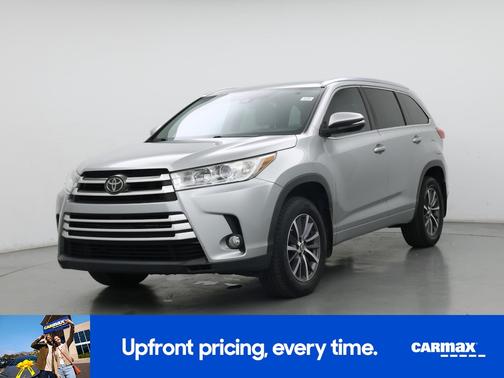 Silver 2017 Toyota Highlander XLE