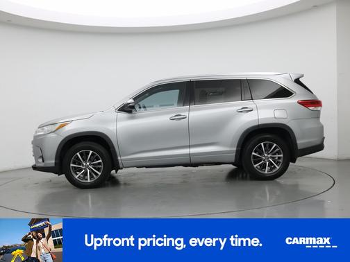 Silver 2017 Toyota Highlander XLE