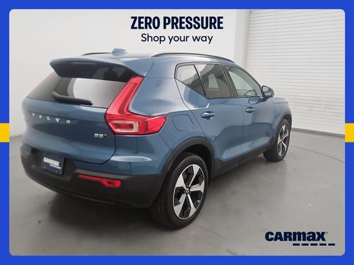 Blue 2024 Volvo XC40 B5 Plus Dark Theme