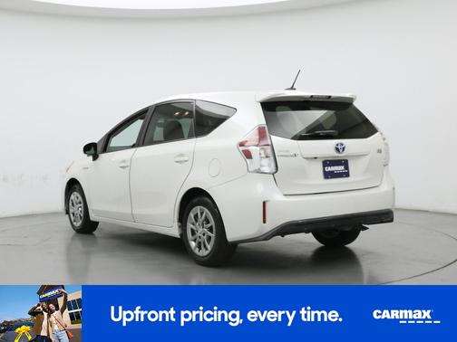 2016 Toyota Prius v Three