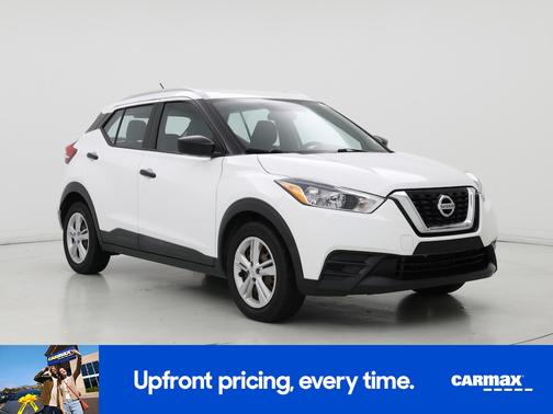 White 2019 Nissan Kicks S