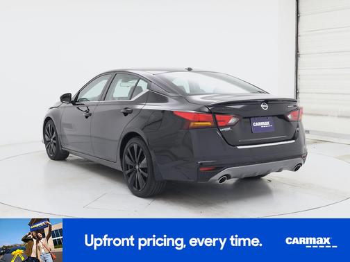 Black 2022 Nissan Altima SR