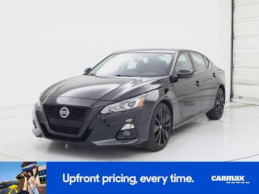 Black 2022 Nissan Altima SR