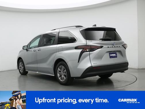 2025 Toyota Sienna XLE