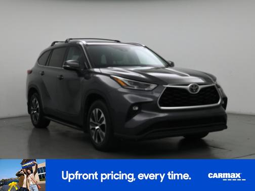 Gray 2021 Toyota Highlander XLE