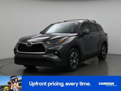 Gray 2021 Toyota Highlander XLE