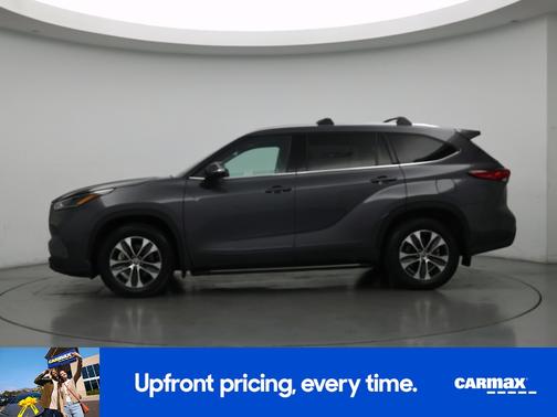 Gray 2021 Toyota Highlander XLE